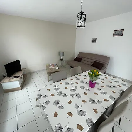 Holiday home Maison De Avec Jardin, Proche Et Commerces, Parking Prive - - Fr-1-22-370
