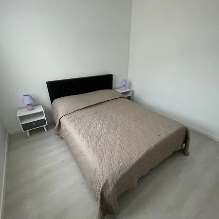 Holiday home Maison De Avec Jardin, Proche Et Commerces, Parking Prive - - Fr-1-22-370 *