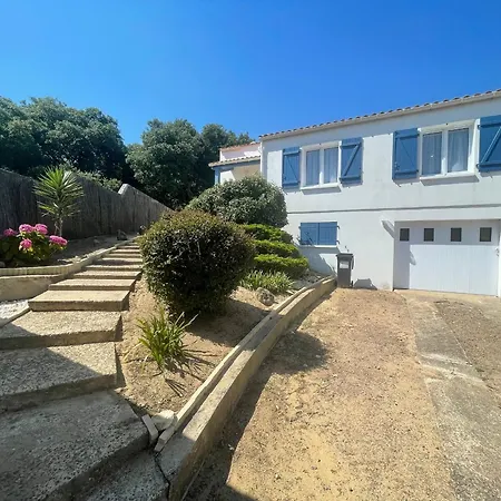 Maison De Avec Jardin, Proche Et Commerces, Parking Prive - - Fr-1-22-370